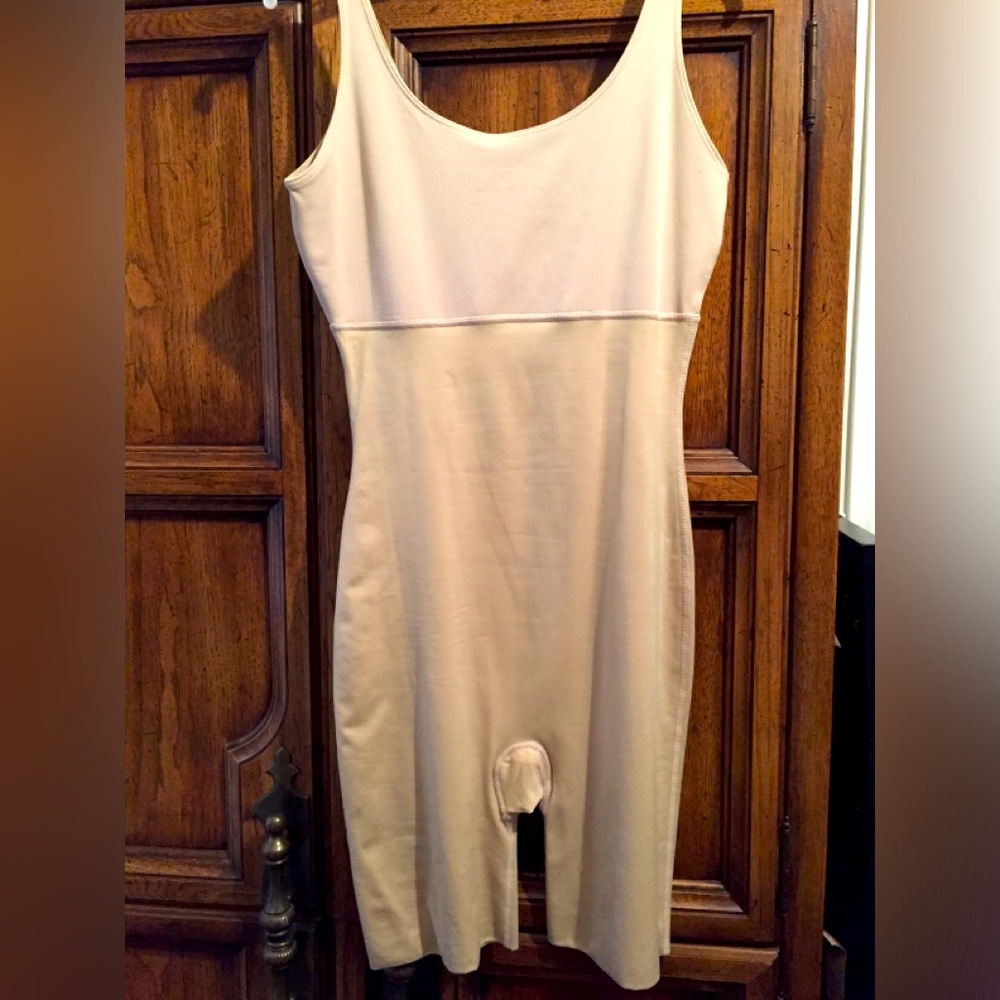 Spanx Large 12/14 shape wear bodysuit seamless sculpting undergarment beige